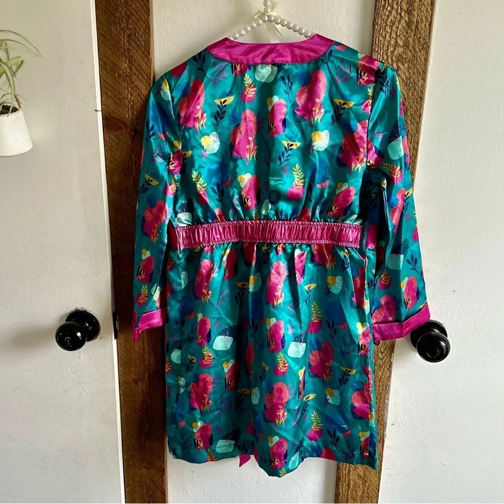 Rare Disney Frozen Girl’s Silky Robe Size 7/8 ADORABLE Seriously the cutest robe